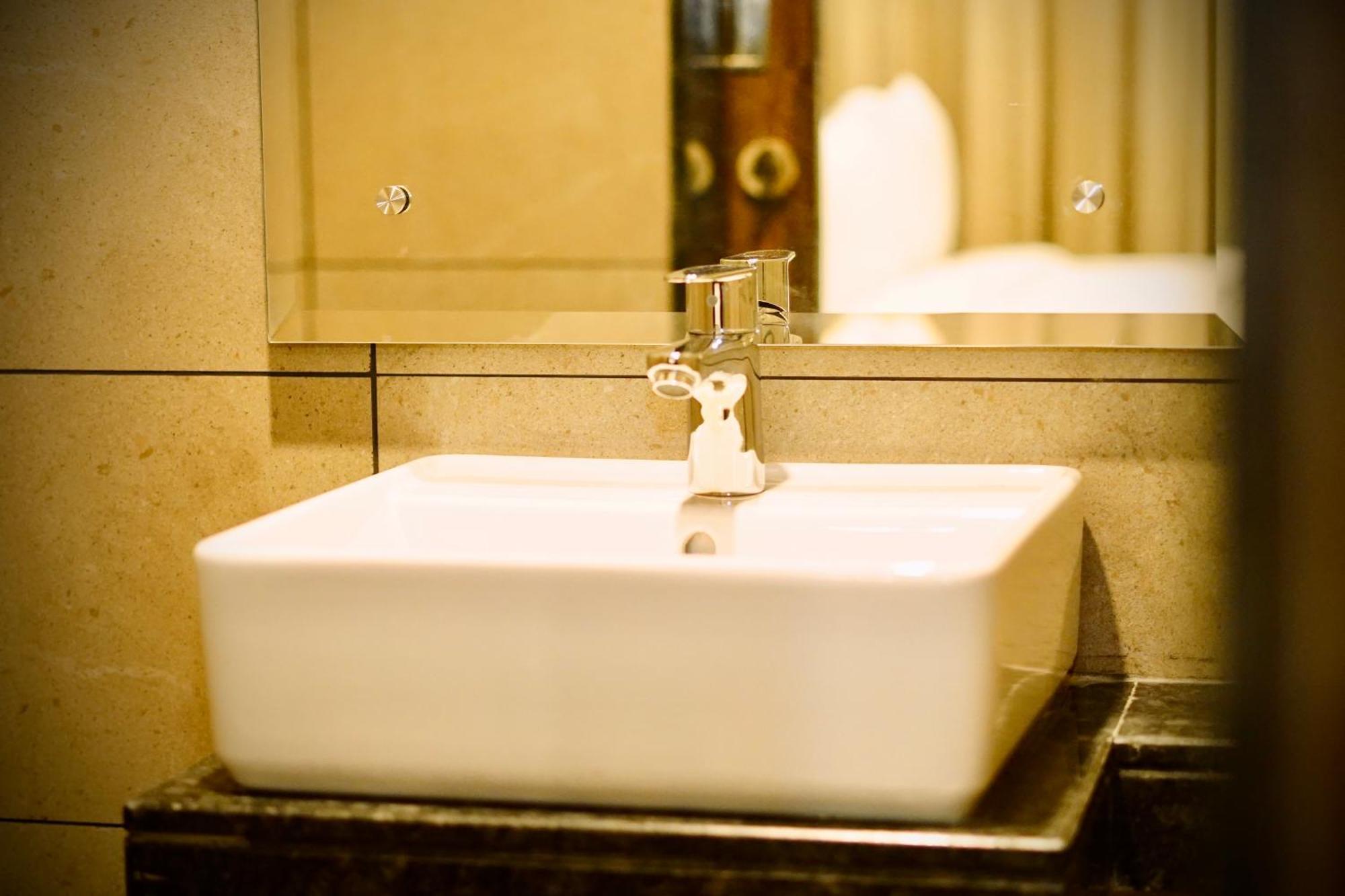 Jaag Hotel Chennai Exterior photo